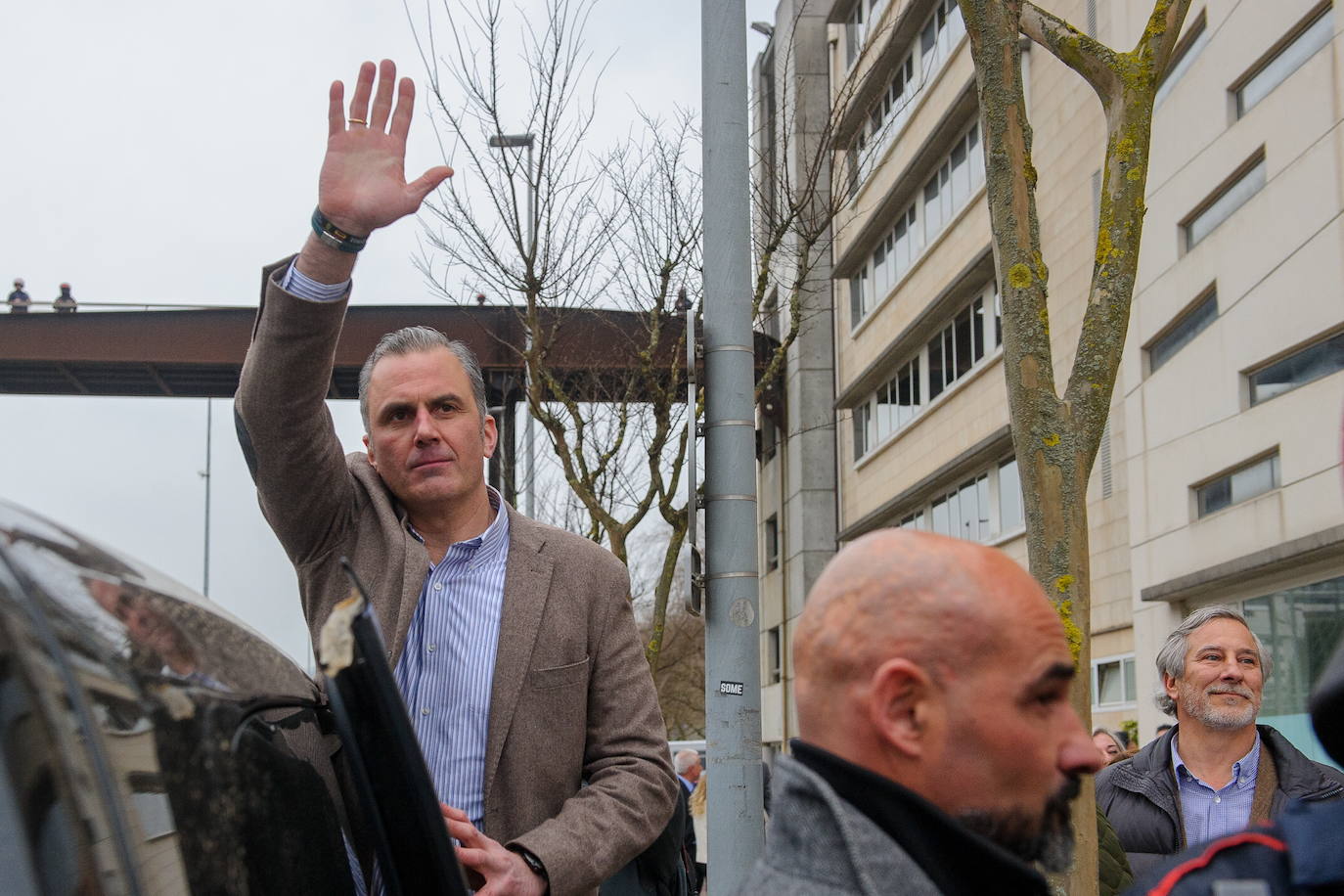 Ortega Smith bromea con enviar la fragata Blas de Lezo a Donostia si gobierna Vox