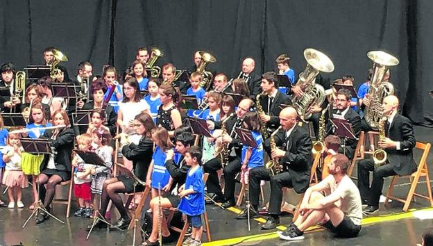 Músicos y público son los protagonistas mañana del concierto didáctico de la Banda