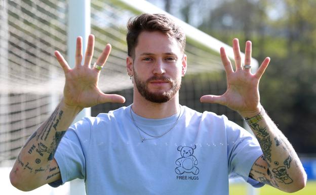 Álex Remiro: «Ha habido dos silencios muy grandes en Zubieta, y los dos con Mikel Oyarzabal»