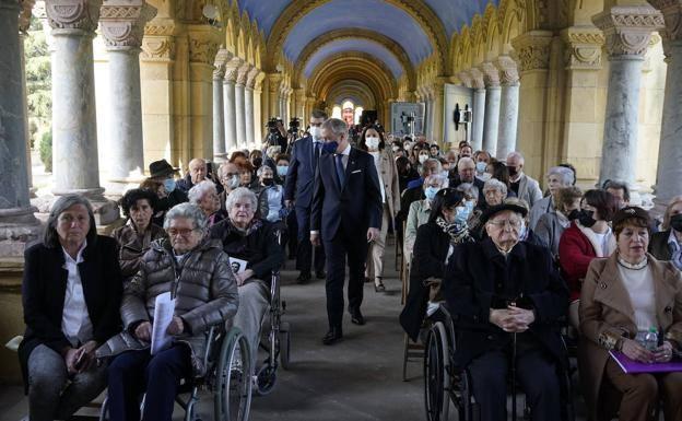 Urkullu ensalza a los 2.194 fusilados de la Guerra Civil por dar su vida frente al «totalitarismo»