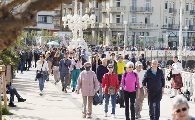 Salud prevé que los contagios sigan bajando, pero advierte de la peor evolución en los mayores de 60 años