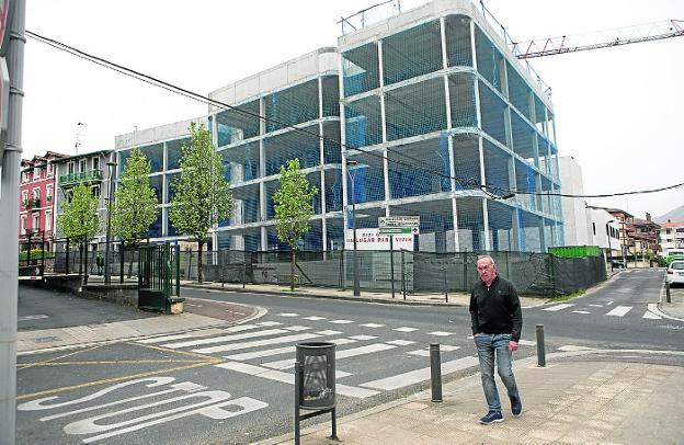 Vivienda tramita la rescisión del contrato de la obra de Larzabal para poder adjudicarla otra vez