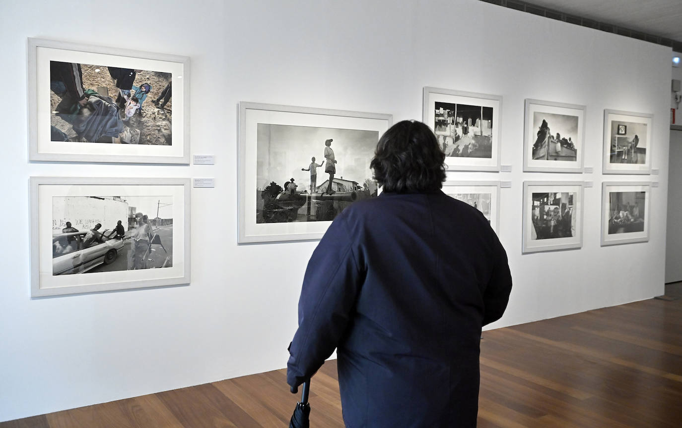 Gervasio Sánchez abre una ventana a la vida después de la guerra