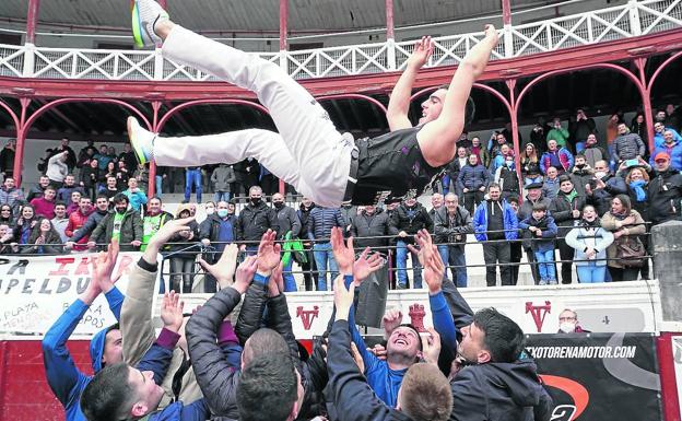 Vicente se lleva una apuesta para la historia