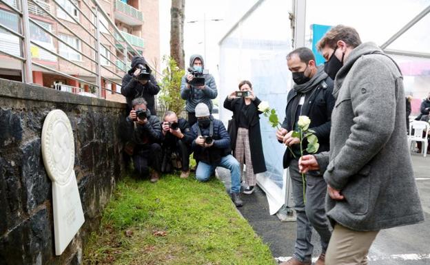 Flores blancas para José Mari 42 años después