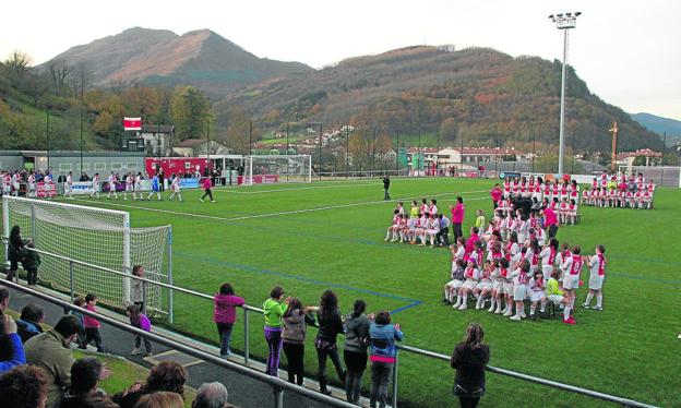 Osasuna organiza un Campus de fútbol en Doneztebe
