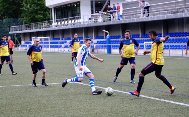 Los veteranos juegan hoy contra el Intxurre en el campo de Alegia