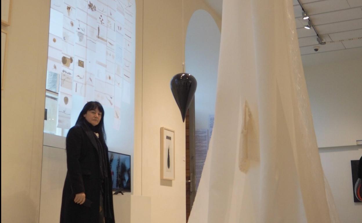 El Bosque De Los Deseos Leioa Zumaia: Exposición de Carmen Palomero, hasta el 24 de abril en la sala  Oxford | El Diario Vasco