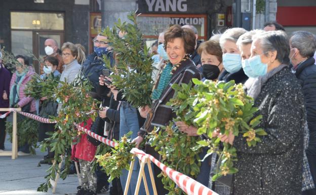 Muchos fieles en la primera cita de la Semana Santa