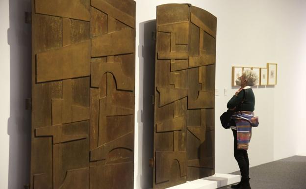 La exposición de Chillida y Oteiza supera el millar de visitantes en su primer fin de semana