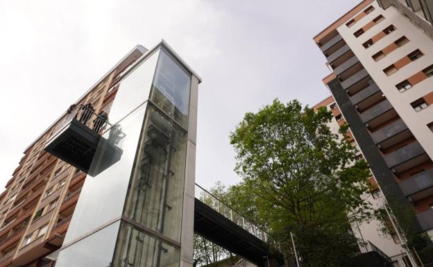 El nuevo ascensor de Loiola, en marcha