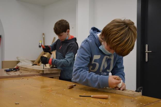 Eskolako jostuna eta aroztegi tailerrak martxan dira Medikuetxe berrituan