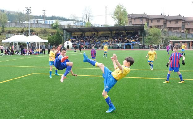 El Alavés y el Athletic, campeones del 'Txugi'