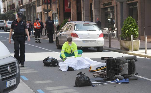 El atropello del vendedor de la ONCE se produjo en el paso de cebra de la calle Euskal Herria de Ibarra