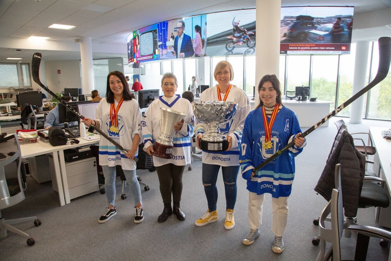 El Txuri celebra un DV el histórico coblete