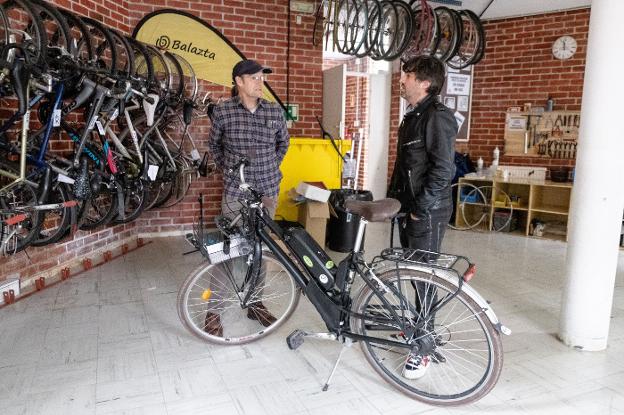Balazta organiza una formación en ciclismo urbano dirigida a mujeres