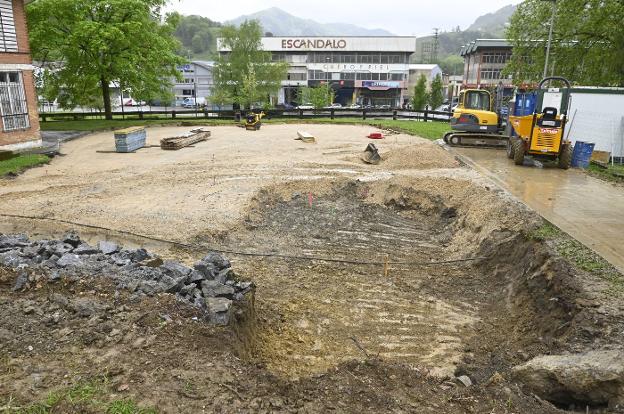 Avanzan las obras de la nueva cubierta en Amaroz