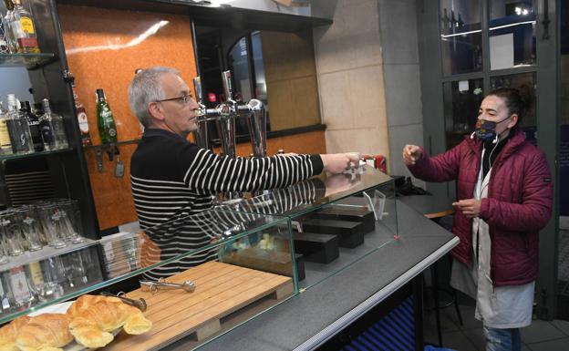 Las instituciones vascas lo tienen claro y permiten a sus trabajadores estar sin mascarilla