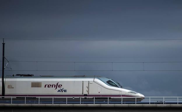 Así puedes acceder a los billetes de AVE por 15 euros que pone a la venta hoy Renfe