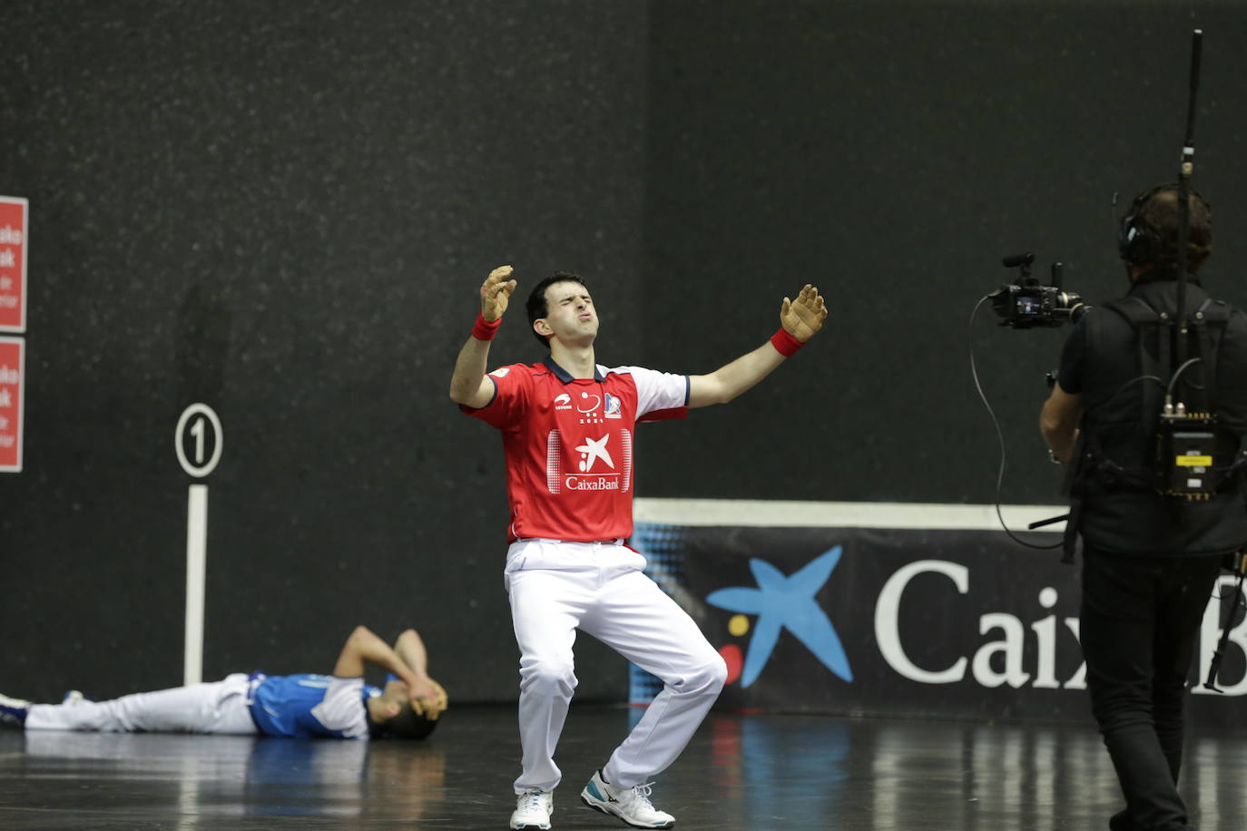 Altuna III levanta un 13-19 a Darío para ganar 22-19