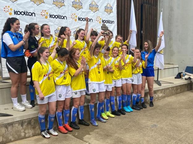 Oiartzun KEko infantil eta kadete taldeak oso gustura itzuli dira Costa Daurada Cup-etik