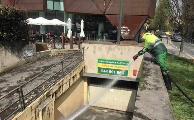 Un joven en estado crítico al ser agredido con varias botellas rotas en Getxo