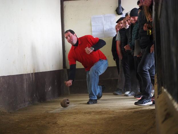 Unai Loiola se impuso en la tirada de txirlos de Idotorbe-San Pedro