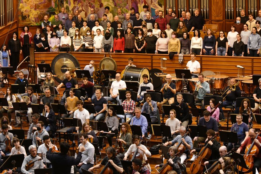 Preparativos del primer ensayo conjunto de la Euskadiko Orkestra y el Orfeón