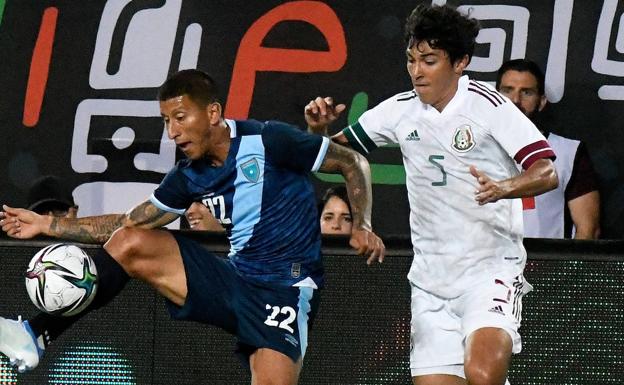 Jonathan Gómez debuta con la selección absoluta de México