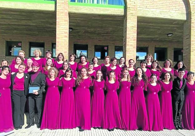 El coro Hots regresa con dos premios del concurso de Ejea de los caballeros
