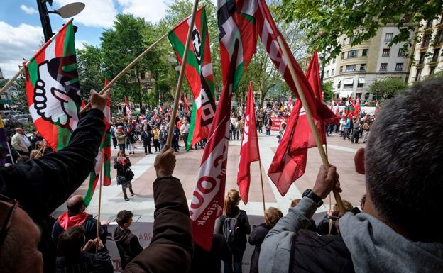 Los sindicatos vascos llaman a salir hoy a la calle en defensa de los salarios