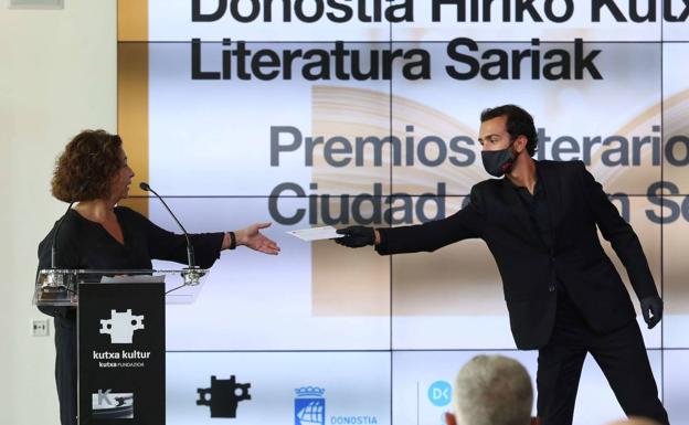 Parte-hartzearen markak hautsi dira Donostia Hiriko Kutxa Literatura Sarietan