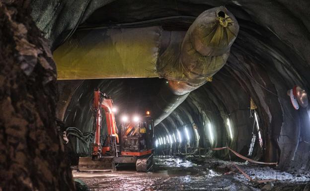Retoman dos años después la excavación del túnel del Topo bajo La Concha