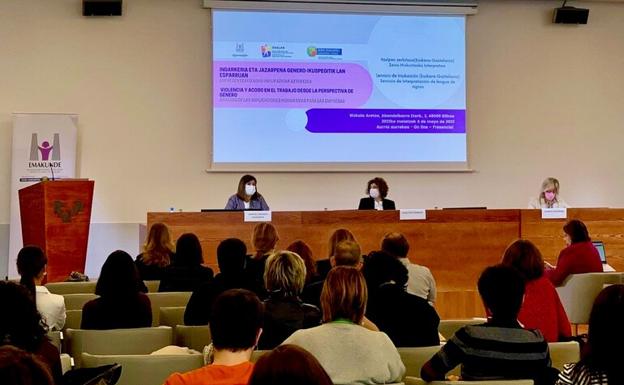Emakundek «aurrerapauso kualitatiboak» ikusi ditu lan ingurunean