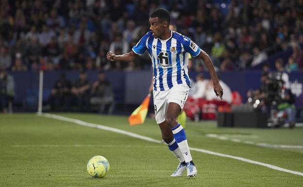 Le Normand e Isak serán baja ante el Cádiz