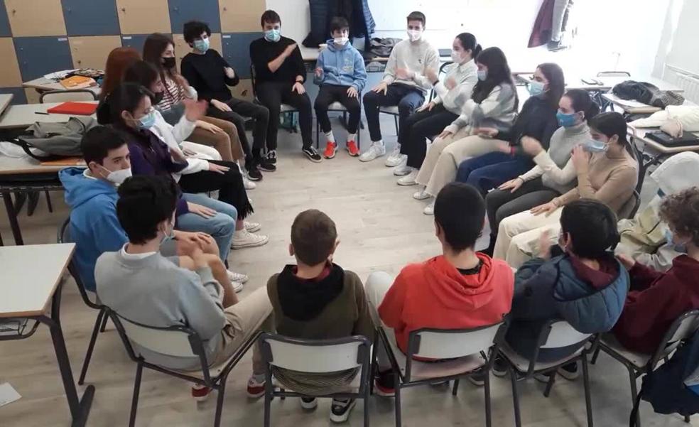 El divertido juego de percusión corporal de los alumnos