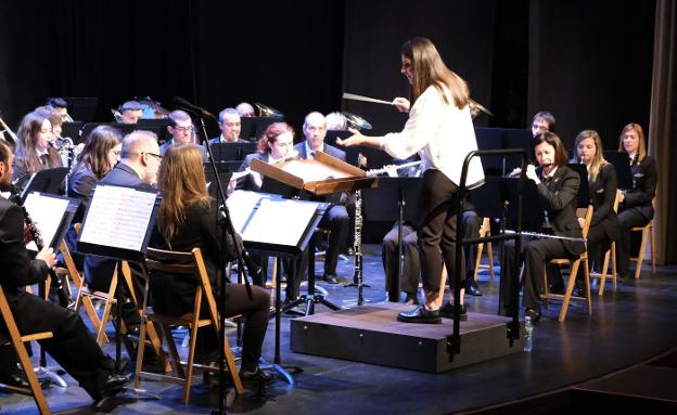 La Banda de Música de Zumarraga, bajo la batuta de una directora por primera vez