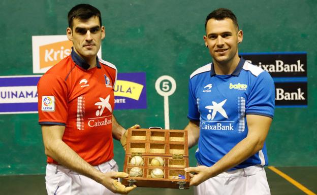 Jaka elige pelota de menos salida de frontis que Ezkurdia para la semifinal