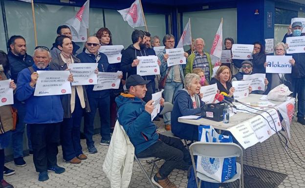 Los inquilinos de las VPO de Jaureguizar piden a la empresa que acepte la propuesta de mantener 10 años más el alquiler