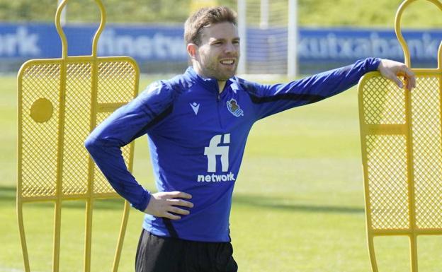 Turrientes entra a última hora en una convocatoria de la que se cae Illarramendi
