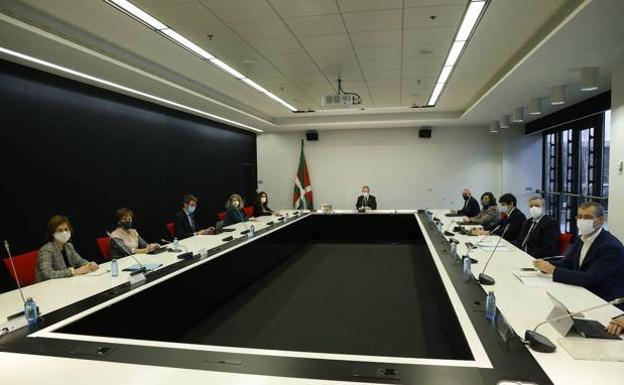 El alza generalizada de los precios llena las arcas de las haciendas vascas