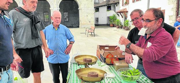 La celebración del Ilar Eguna reunió en Foru plaza a baserritarras y vecinos