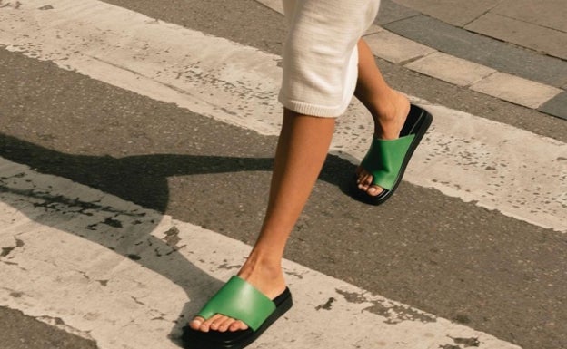 Sandalias a todo color para apostar por la moda positiva esta primavera