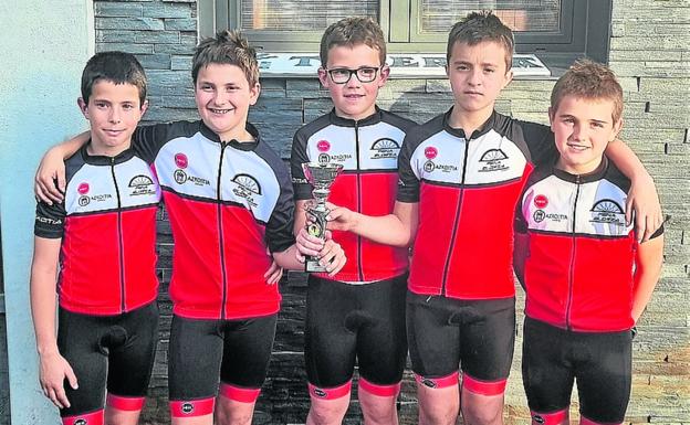 Antton Oñederra zenaren omenezko hirugarren lasterketa egingo da bihar