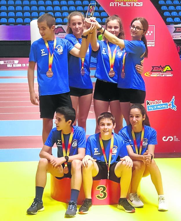 Pódium del atletismo ordiziarra en Madrid