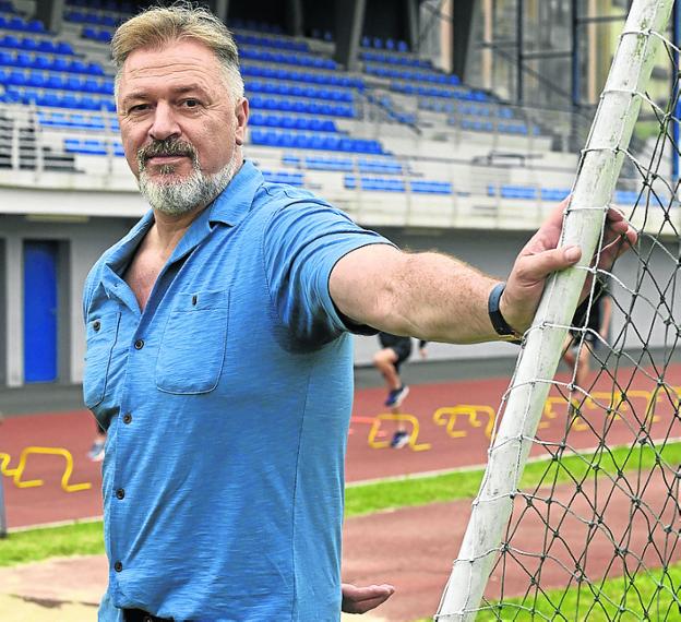 «En los planteamientos me gusta arriesgar, no esperar a robar el balón y salir a la contra»