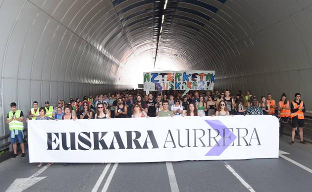 «Ha llegado la hora de activar el euskera»