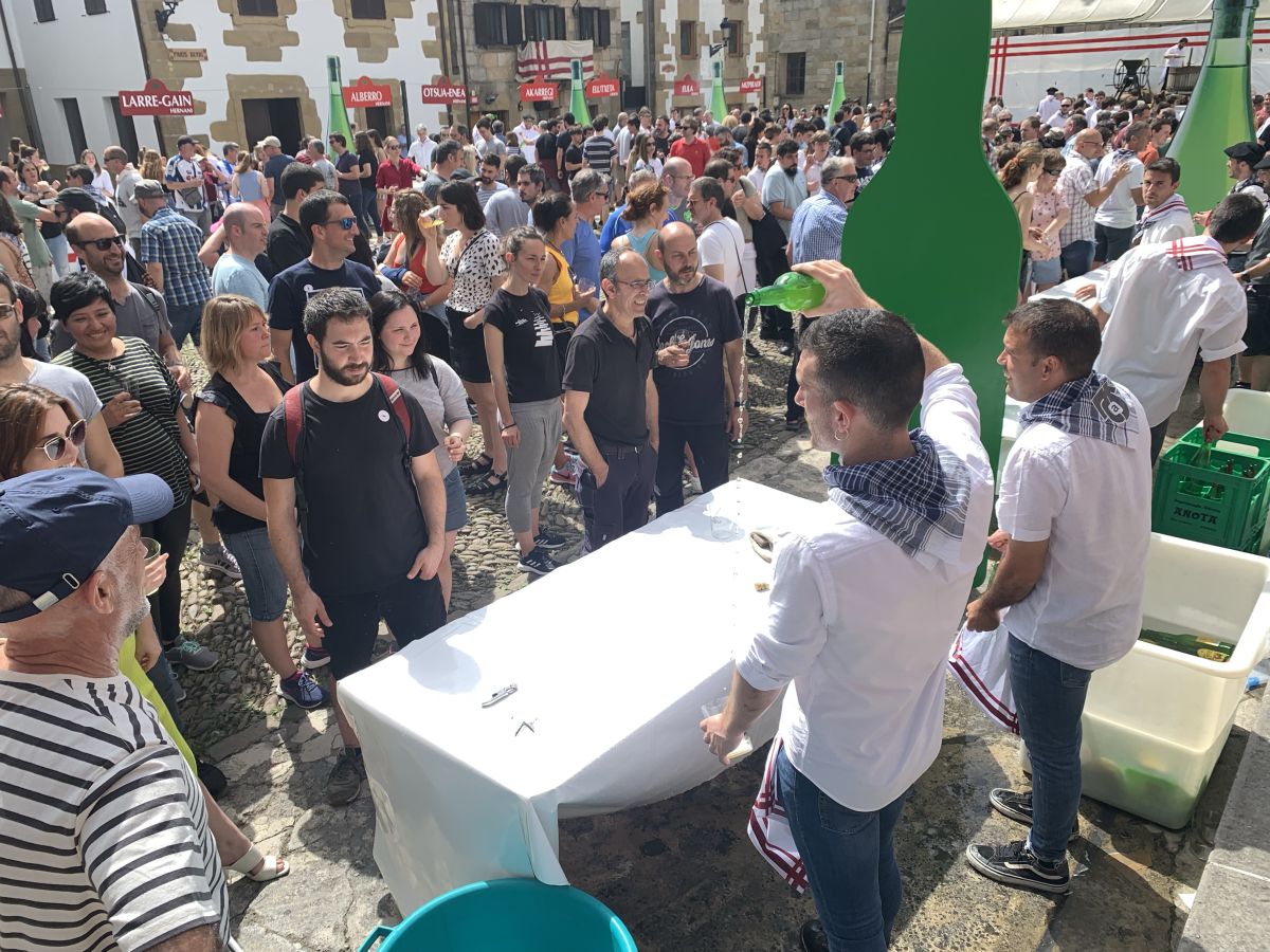 Sagardo egun jendetsua Usurbilen