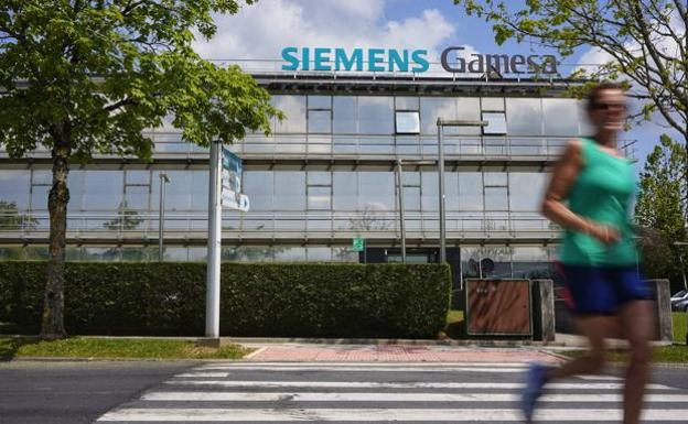 La plantilla de Siemens Gamesa teme un fuerte ajuste tras la OPA de la matriz alemana