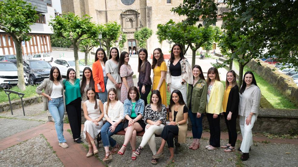 El Ensanche y la plazoleta del Juncal acogen hoy las presentaciones de cantineras del Alarde de Irun